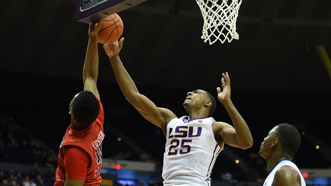 Three from SEC named to Wooden Award Midseason Top 25 Southeastern